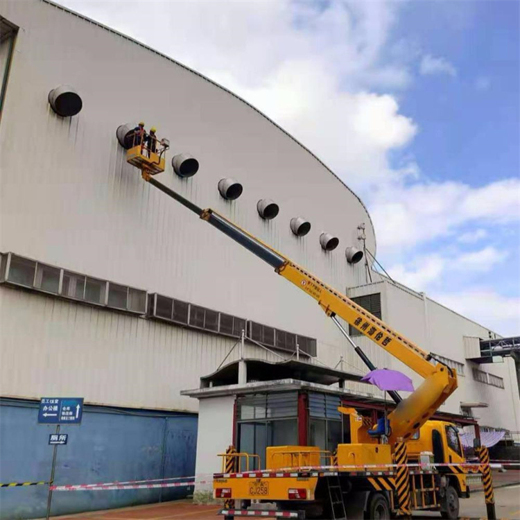 德化县高空作业车出租服务：专业广告牌安装解决方案